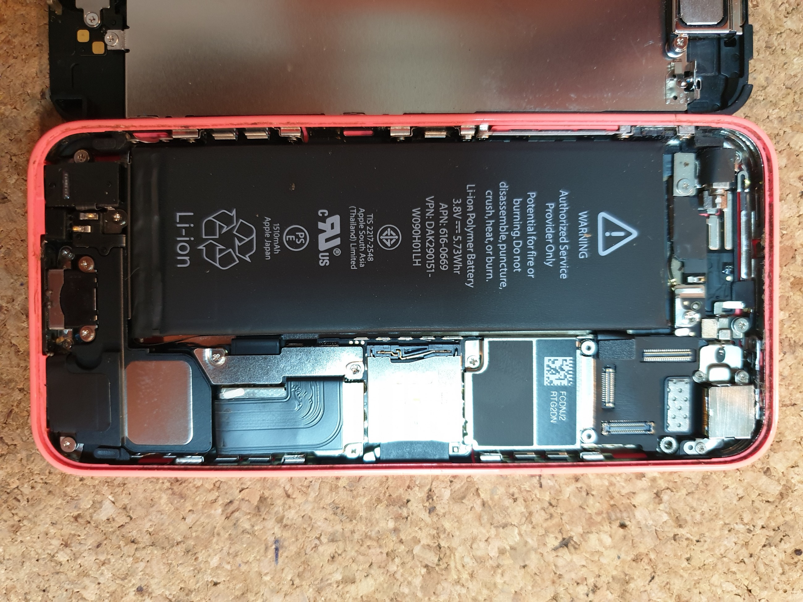 Замена аккумулятора (батареи) iPhone в Пикалево